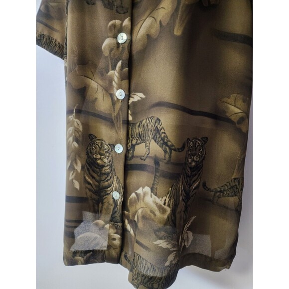 Olivia Rose green Semi Sheer Safari Tiger Blouse Size 16M Button Down - Picture 5 of 9